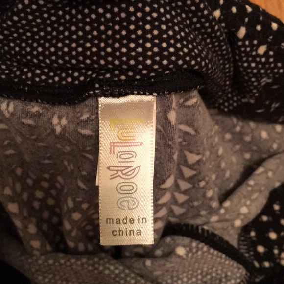 LuLaRoe leggings (one size) - Picture 2 of 3